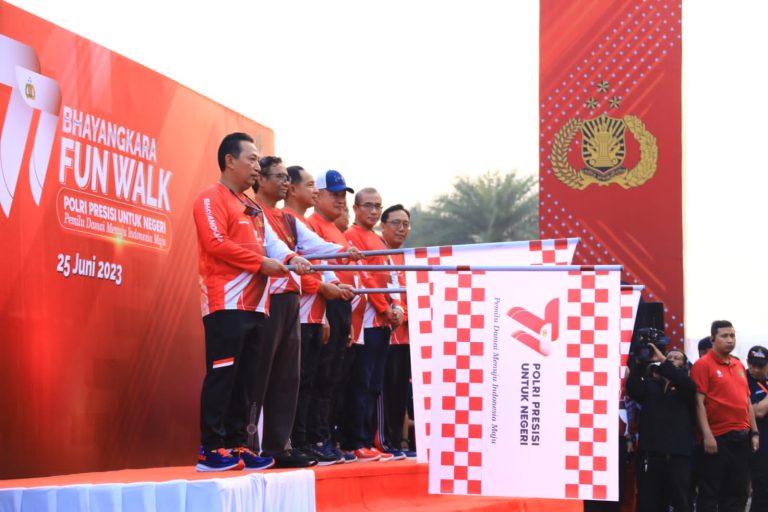 Kapolri Buka Bhayangkara Fun Walk