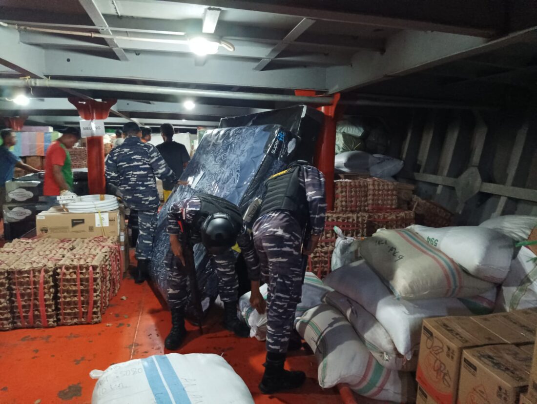 Tim SFQR TNI Lanal Melonguane Amankan 250 Liter Miras Ilegal