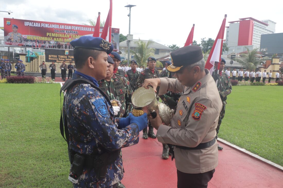 Upacara Pengambilan dan Penyerahan Air Suci Oleh Polda Sulut, Sambut Hari Bhayangkara ke-77