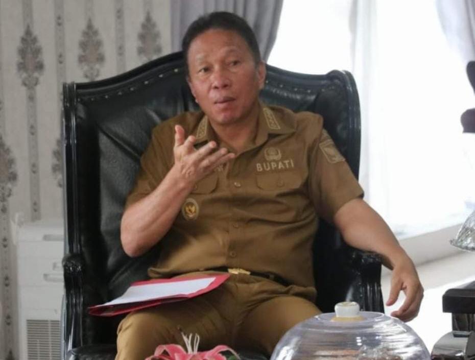 Bupati Minahasa Selatan  Franky Donny Wongkar, SH