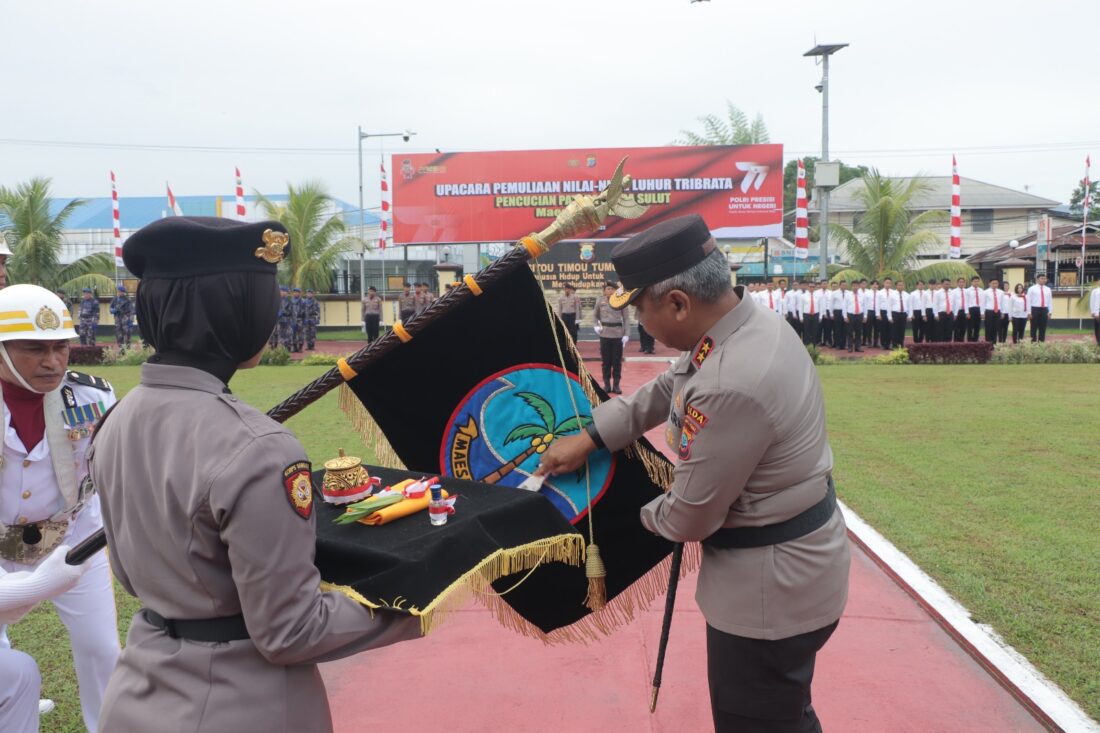 Irjen Pol Setyo Budiyanto Kapolda Sulut Pimpin Upacara Pemuliaan Nilai-nilai Luhur Tribrata