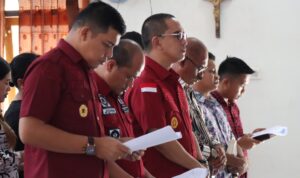 Gereja Oikoumene EmaiusLembaga Pemasyarakatan Kelas III Amurang kali ini terasa berbeda. Kepala Kantor Wilayah Kementerian Hukum dan Hak Asasi Manusia Sulawesi Utara Ronald Lumbuun
