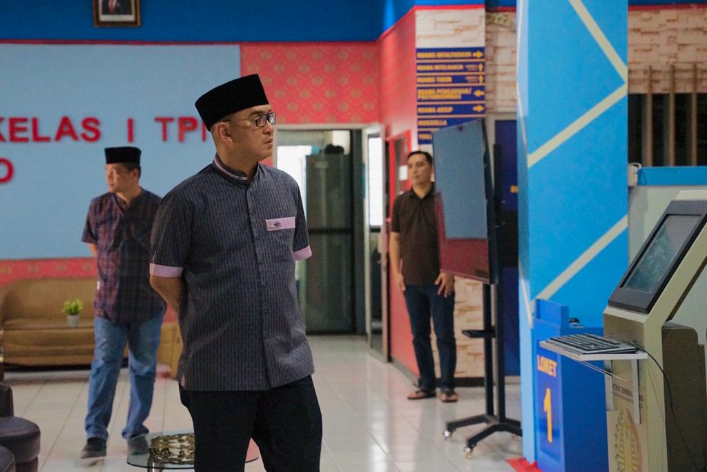 Kepala Kantor Wilayah Kementerian Hukum dan HAM Sulawesi Utara, Ronald Lumbuun.