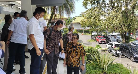 Dirut Panelewen Dampingi Tim Konsultan IsDB Tinjau Lahan Gedung Kanker 12 Lantai