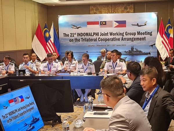 Brigjen TNI Steverly Parengkuan Memimpin Pertemuan ke-21 JWG TCA Indomalphi