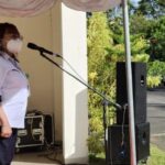 Direktur SDM Pendidikan dan Penelitian, RSUP Prof Dr R.D Kandou Manado, Dr. dr. Ivonne E Rotty, MKes, menjadi Inspektur Upacara.