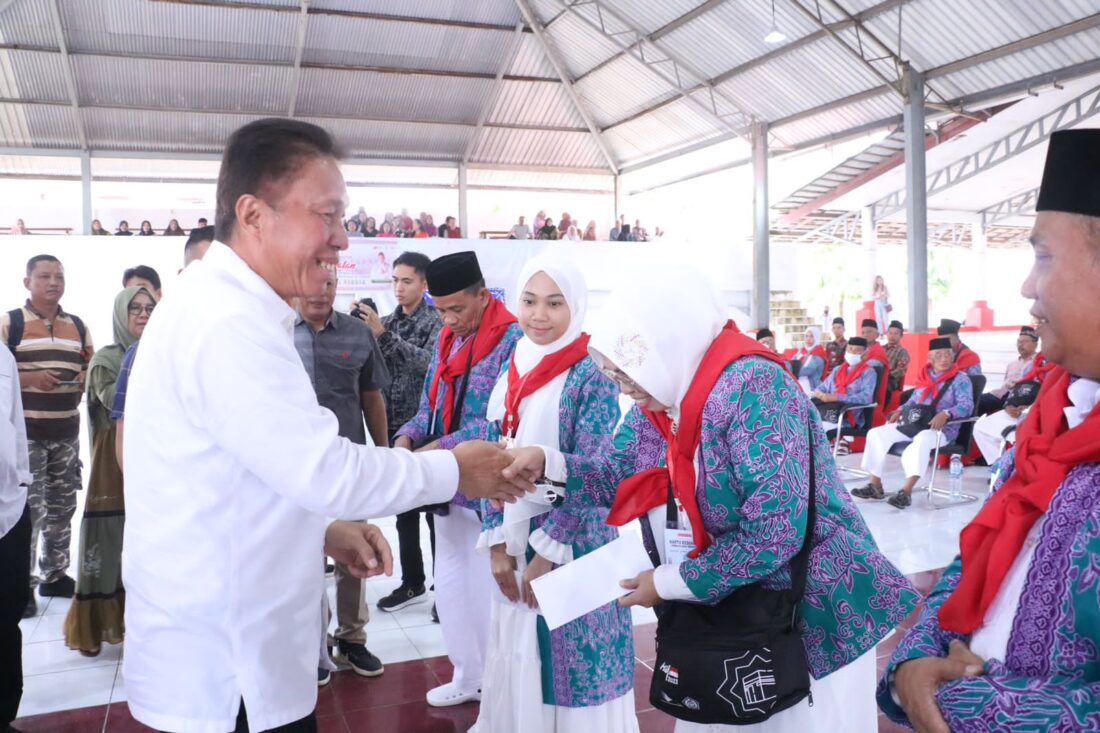 Bupati Wongkar Lepas 23 Jamaah Calon Haji Kabupaten Minsel