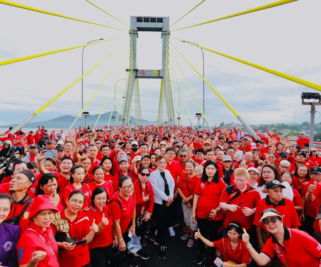 Wali Kota Manado dan Ketua TP PKK Manado Jalan Sehat Bersama Tokoh Agama