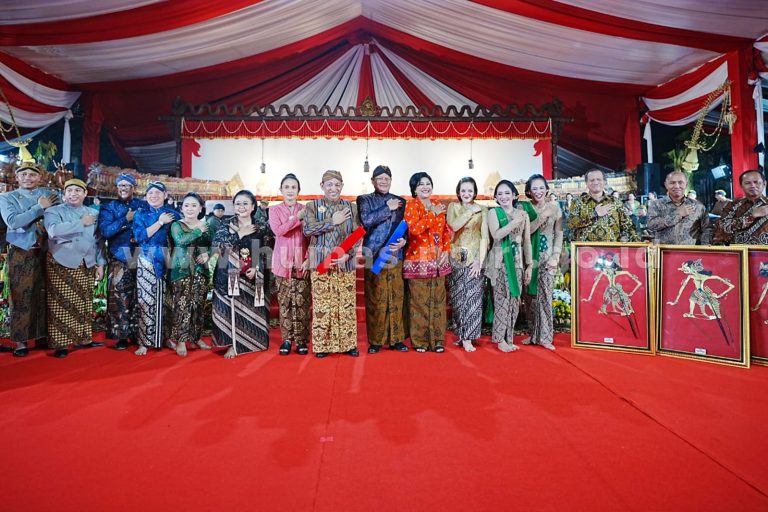 Polri Gelar Wayang Kulit Wahyu Cakraningrat