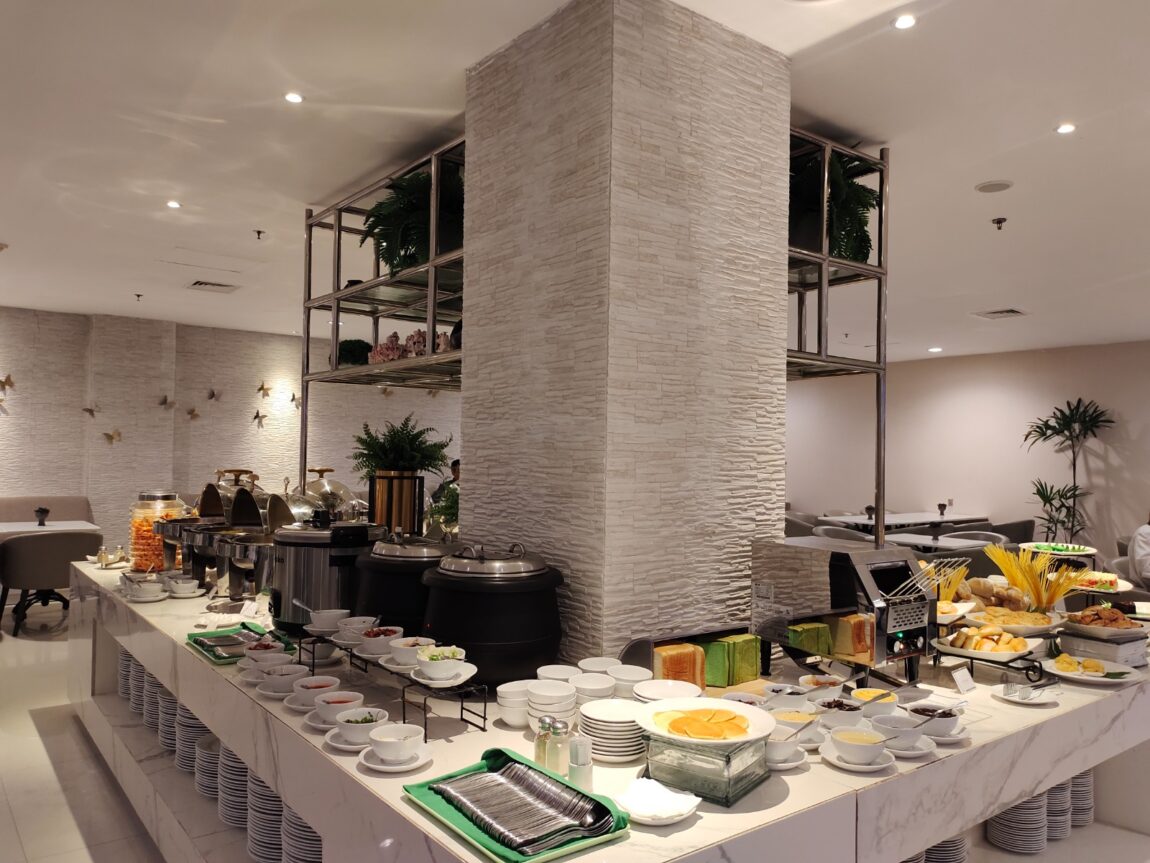 Grand Whiz Megamas Manado Makan Minum Sepuasnya di Grand Whiz Megamas Manado