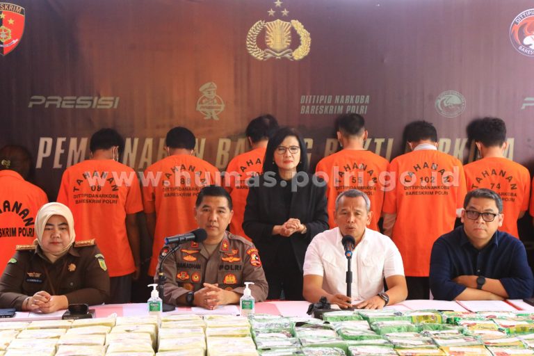 Dittpidnarkoba Bareskrim Polri memusnahkan barang bukti narkotika. Total, ada 429.198 gram (492 Kg) sabu serta 22.932 butir ekstasi yang dimusnahkan.
