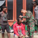Koteka Barber Shop, Sensasi Layanan Potong Rambut Gratis di Ketinggian 2200 MDPL
