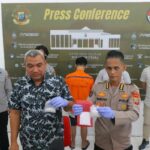 Kabid Humas Polda Sulut Kombes Pol Iis Kristian bersama Dirresnarkoba Kombes Pol Budi Samekto, di Balai Wartawan Polda Sulut, Jumat (21/7/2023).