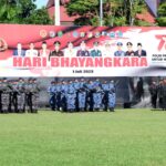 Polda Sulawesi Utara (Sulut) menggelar upacara peringatan Hari Bhayangkara ke-77 tahun 2023, di lapangan Kantor Gubernur Sulut, Jalan 17 Agustus Kota Manado, pada Sabtu (1/7) pagi.