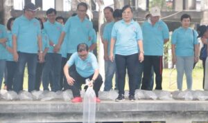 Rektor Unsrat Prof. Dr. Ir. Oktovian Berty Alexander Sompie, M.Eng, IPU saat pembukaan Dies Natalis Ke-58 FPIK (Foto : Humas Unsrat)