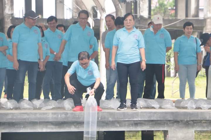 Rektor Unsrat Prof. Dr. Ir. Oktovian Berty Alexander Sompie, M.Eng, IPU saat pembukaan Dies Natalis Ke-58 FPIK (Foto : Humas Unsrat)