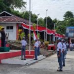 Kepsek SMK Negeri 1 Airmadidi Weddy Onibala saat menjadi inspektur upacara HUT ke-78 Kemerdekaan Republik Indonesia.