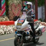 Polisi Wanita yang betugas di Polda Sulawesi Utara turut ambil bagian dalam kegiatan Turnamen Of Flower (TOF) yang digelar di Kota Tomohon, Sabtu (12/8/2023).