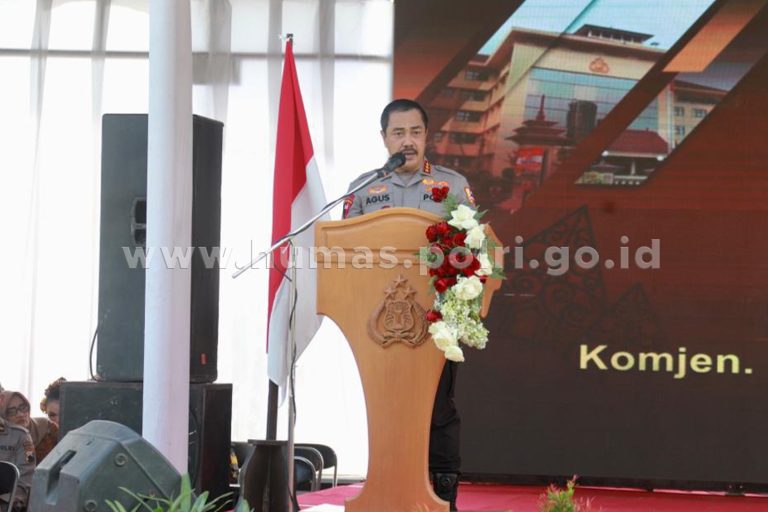 Wakapolri Komjen Agus Adrianto