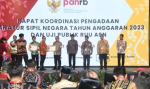 Kemenkumham Terima Penghargaan dari Menpan RB.