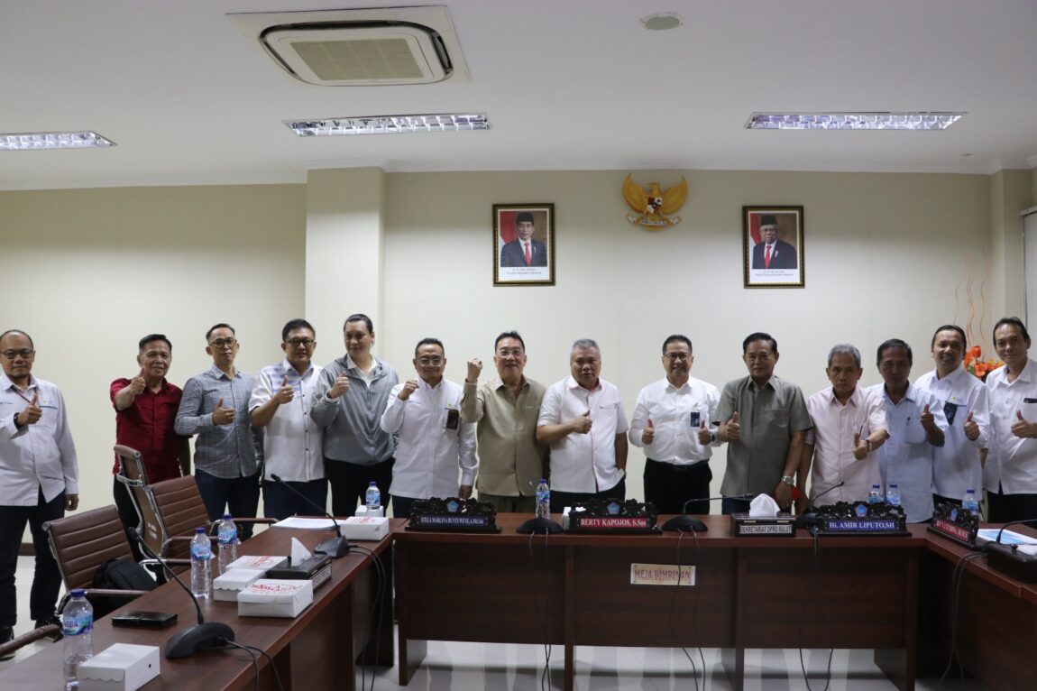 Suasana selesai dialog dan pembahasan antara Komisi III DPRD Sulut, PLN UID Suluttenggo, dan perwakilan Mitra PLN