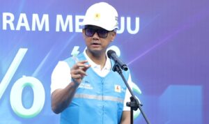 Direktur Utama PLN Darmawan Prasodjo mengatakan bahwa PLN ingin menunjukkan sebagai the leader dalam mengakselerasi penggunaan kendaraan listrik begitu juga menyediakan infrastruktur pendukung EV yang terbaik di Indonesia dalam sambutannya pada acara peluncuran program menuju 100 persen kendaraan listrik operasional PLN di Kantor Unit Induk Distribusi (UID) Jakarta Raya pada Minggu, (29/10).
