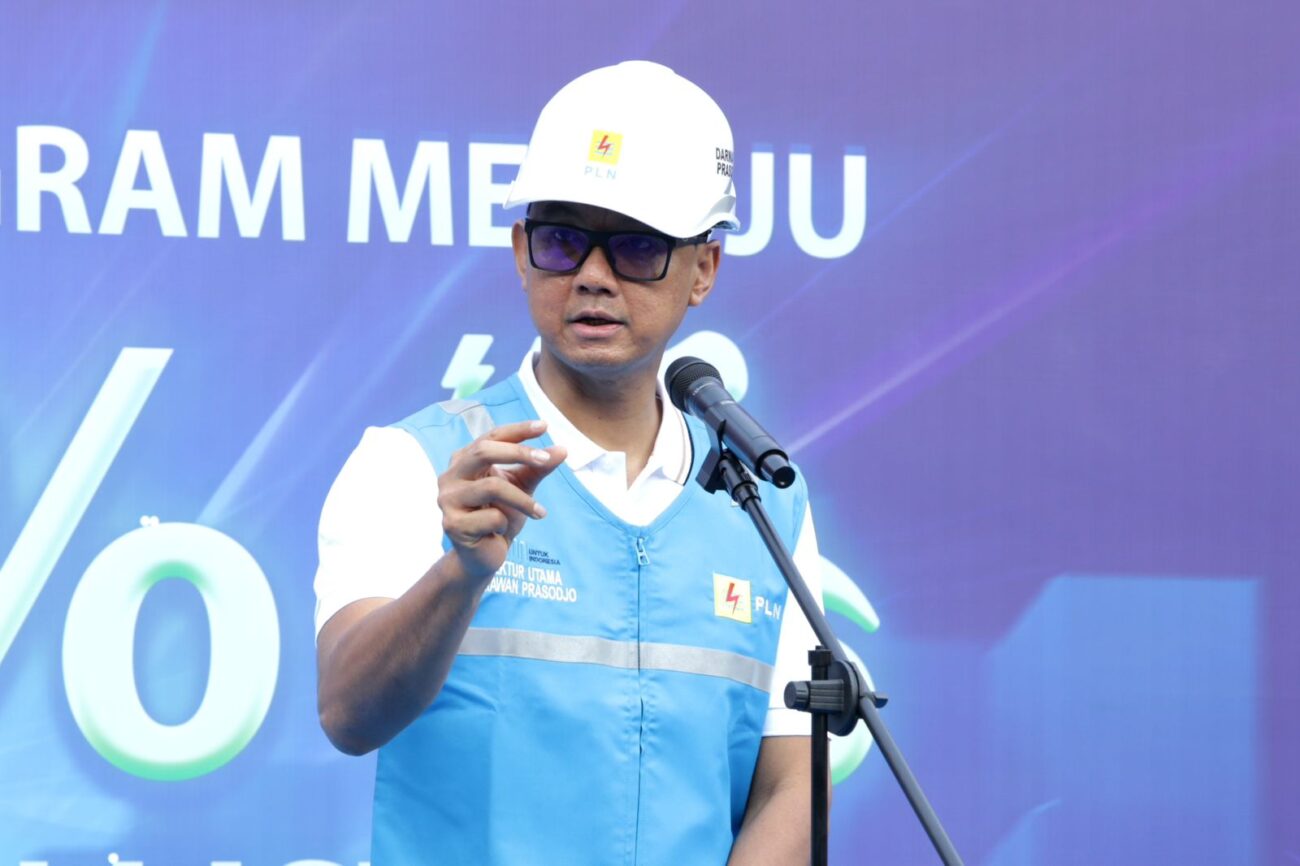 Direktur Utama PLN Darmawan Prasodjo mengatakan bahwa PLN ingin menunjukkan sebagai the leader dalam mengakselerasi penggunaan kendaraan listrik begitu juga menyediakan infrastruktur pendukung EV yang terbaik di Indonesia dalam sambutannya pada acara peluncuran program menuju 100 persen kendaraan listrik operasional PLN di Kantor Unit Induk Distribusi (UID) Jakarta Raya pada Minggu, (29/10).
