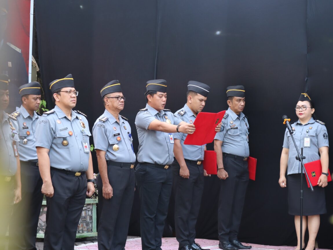 Kantor Wilayah Kementerian Hukum dan HAM Sulawesi Utara melaksanakan upacara dalam rangka memperingati Hari Kesaktian Pancasila 1 Oktober 2023, Senin (2/10).