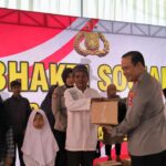 Masyarakat Kabupaten Tasikmalaya, Jawa Barat, bahagia dan menyambut gembira kegiatan bakti sosial (baksos) pembagian 1.500 paket yang dilakukan oleh Operasi Nusantara Cooling System (Ops NCS) 2023-2024 di Mapolres Tasikmalaya, Jumat (27/10/2023).