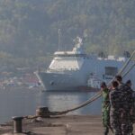 Asisten Intelijen Komandan Pangkalan Utama TNI AL (Asintel Danlantamal) VIII Manado Kolonel Laut (KH) Ir. F.V. Jacobus, M.Si., memimpin merplug kedatangan  Kapal Perang Republik Indonesia Semarang 594 (KRI SMR-594) bertempat di Dermaga IV Pelindo Bitung. Minggu (5/11)