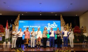Jasa Raharja bekerja sama dengan Direktorat Lalu Lintas (Ditlantas) Polda Bali dan Astra Motor Bali, menyelenggarakan Safety Campaign dan Safety Riding bagi 150 tokoh adat di Denpasar. Kegiatan tersebut digelar di Agung Ballroom Hotel Prime Sanur, Bali, pada Senin (20/11/2023).