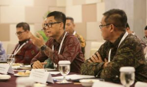 Dalam courtesy meeting di sela agenda World Hydropower Congress 2023 di Nusa Dua, Bali pada Selasa (31/10), Direktur Utama PLN, Darmawan Prasodjo (tengah) mengatakan upaya besar transisi energi ini tidak akan mampu dijalankan tanpa kolaborasi. Oleh karena itu, pihaknya mengajak China Three Gorges (CTG) dan Sarawak Energy Berhad untuk menggali potensi kerja sama dalam mengakselerasi transisi energi menuju Net Zero Emissions (NZE).
