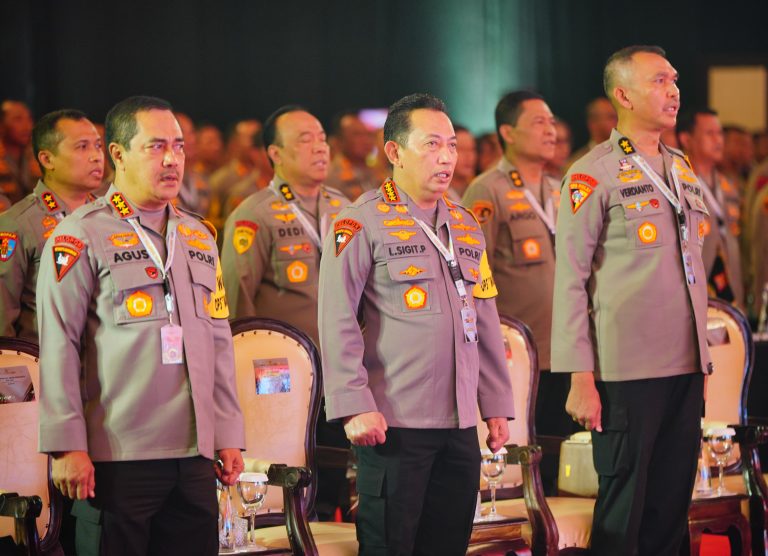 Kapolri Jenderal Listyo Sigit Prabowo mengingatkan jajaran Kasatwil Polri untuk waspada terhadap ancaman terorisme dan konflik yang dapat mengganggu tahapan Pemilu 2024. Hal ini disampaikan Kapolri dalam Apel Kasatwil tahun 2023 di Jakarta, Rabu (1/11/2023).