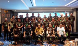 Kepala Seksi Penerangan Hukum dan Humas Kejati Sulut Theodorus Rumampuk, SH.MH beserta 2 Staf Penkum DImekrius dan Allan Ombu, SH menjadi peserta Workshop Kehumasan.