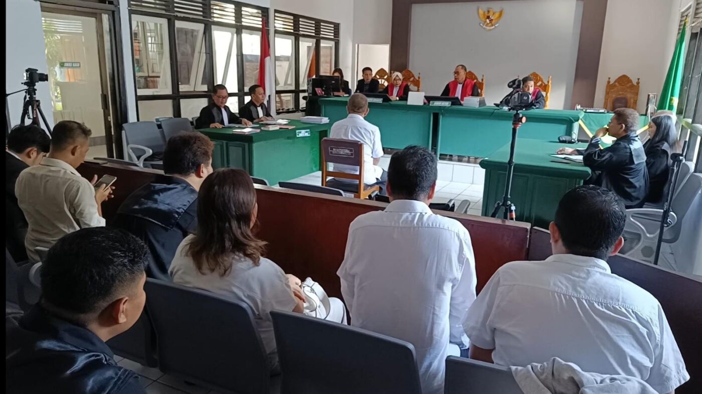 Tampak sidang tuntutan  Jaksa Penuntut Umum (JPU) Kejaksaan Negeri Minahasa Selatan Wiwin Tui dan Roger Hermanus di Pengadilan Negeri (PN) Tondano, Kamis (23/11/2023).(Foto ist)