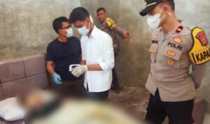 Unit Identifikasi Polres Sigi olah TKP BTN Bumi Indah Desa Tinggede, Kecamatan Marawola, Kabupaten Sigi, Sulawesi Tengah. Foto/iNews TV/Jemmy Hendrik