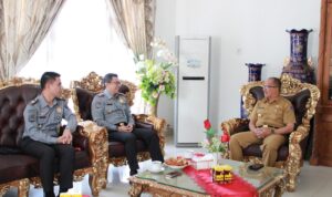 Kepala Kantor Imigrasi Kotamobagu bertemu dengan Penjabat Walikota Kotamobagu, Rabu (1/10).