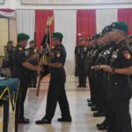 Pangdam XIII/Merdeka Mayjen TNI Legowo W.R. Jatmiko, S.I.P., M.M., memimpin Serah Terima Jabatan (Sertijab) Kapuskodalops, Kasetum, Danyon Zipur 19/Yudha Karya Nyata, Dandenintel dan Dandenzipur 15/Siwagi Lemba Maroso Kodam XIII/Merdeka, bertempat di Aula Grhadika Jaya Sakti Makodam XIII/Merdeka, Teling Atas, Manado. Selasa (7/11/2023).