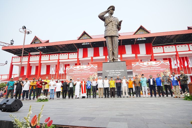 Kapolri Jenderal Listyo Sigit Prabowo, Panglima TNI Laksamana Yudo Margono bersama penyelenggara Pemilu, serta seluruh lapisan elemen masyarakat menggelar deklarasi Pemilu 2024 damai, Sabtu (11/11/2023).