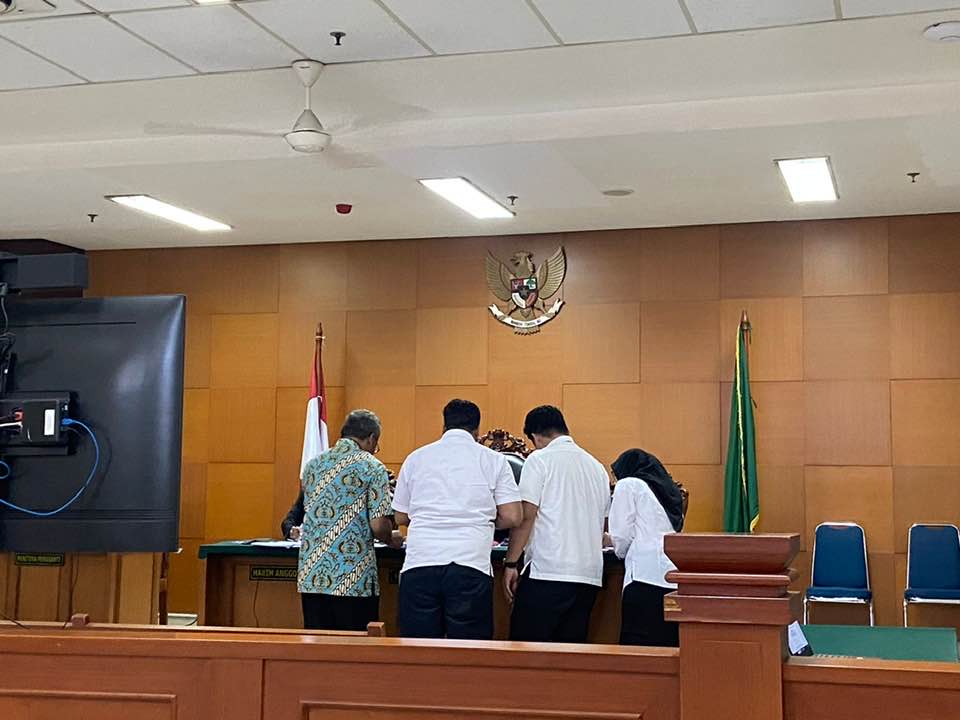 Suasana dalam pengadilan.