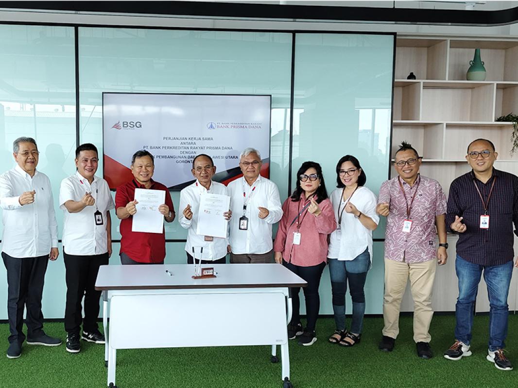 PT. Bank Perkreditan Rakyat Prisma Dana dan PT Bank Pembangunan Daerah Sulawesi Utara Gorontalo (Bank SulutGo) menandatangani perjanjian kemitraan pada hari ini, tanggal 3 November 2023, di kantor pusat Bank Sulutgo di Jl. Pierre Tendean no 100 Manado.