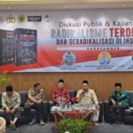 Bedah buku tersebut dihadiri Anggota Kompolnas Mohammad Dawam selaku bagian dari tim riset buku tersebut. Kemudian, tokoh agama, perwakilan DPRD, tokoh masyarakat, serta sejumlah perwakilan ormas.