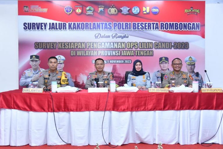 Korps Lalu Lintas (Korlantas) Polri bersama stakeholder terkait mulai mempersiapkan dan mengecek jalur jelang Libur Natal 2023 dan Tahun Baru 2024. Peninjauan dimulai dari Pos Lalu Lintas Cikopo, Purwakarta – Jawa Barat hingga Pos Kalikangkung – Jawa Tengah, Rabu (1/11/2023).