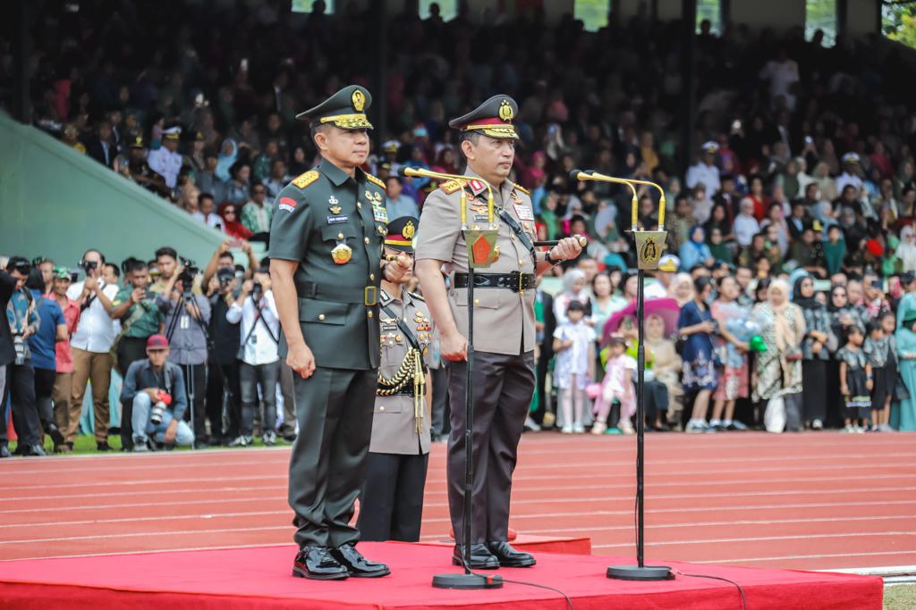 Panglima TNI Jenderal Agus Subiyanto dan Kapolri Jenderal Polisi Drs. Listyo Sigit Prabowo memimpin upacara Wisuda Prajurit Bhayangkara Taruna (Prabhatar) Akademi TNI dan Akademi Kepolisian (Akpol).