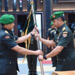 Letjen TNI Arif Rahman resmi menjabat sebagai Wakil Kepala Staf Angkatan Darat (Wakasad), usai menjalani acara Laporan Korps Wakasad dan penyerahan jabatan Dankodiklatad kepada Kepala Staf Angkatan Darat (Kasad) Jenderal TNI Agus Subiyanto, S.E., M.Si., di Markas Besar Angkatan Darat (Mabesad), Jakarta, Jumat (17/11/2023).