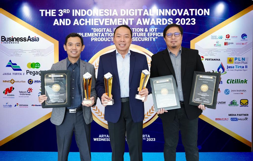 Jasa Raharja meraih tiga penghargaan pada ajang Indonesia Digital Innovation and Achievement Awards 2023. Kedua penghargaan tersebut, yakni “Best Overall Indonesia Digital Innovation and Achievement 2023”, “Best Inovation and IOT Implementation 2023, dan “Best Chief Executive Officer (CEO) Indonesia Digital Innovation and Achievement of The Year 2023” yang disematkan kepada Direktur Utama Jasa Raharja, Rivan A. Purwantono.