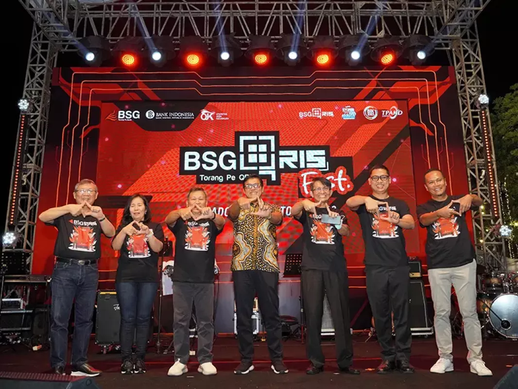 Bank SulutGo mengadakan BSGqris Festival, sebuah acara yang bertujuan untuk memperkenalkan BSGqris kepada masyarakat dan mendukung pertumbuhan puluhan UMKM binaan unggulan.