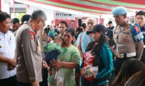 Kapolda Sulut Irjen Pol Setyo Budiyanto bersama Ketua Bhayangkari Sulut Ny. Henny Setyobudi,