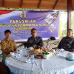 Kampung Bahari Nusantara TNI AL Tahun Anggaran 2023 Pulau Komang diresmikan Aspotmar Danlantamal VIII Kolonel Laut (P) Suryai, S.H., M. Tr. Hanla, mewakili Danlantamal VIII Laksamana Pertama TNI Nouldy J. Tangka, S.A.P., M.Tr.Opsla., CHRMP., berlokasi di Desa Kalinaun Kecamatan Likupang Kabupaten Minahasa Utara Senin (4/12).