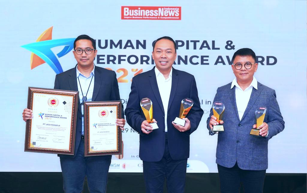 Jasa Raharja meraih penghargaan bergengsi dalam Human Capital & Performance Award 2023 yang diselenggarakan oleh Majalah BusinessNews Indonesia di Hotel Mulia, Senayan, Jakarta, pada Rabu (29/11/2023).
